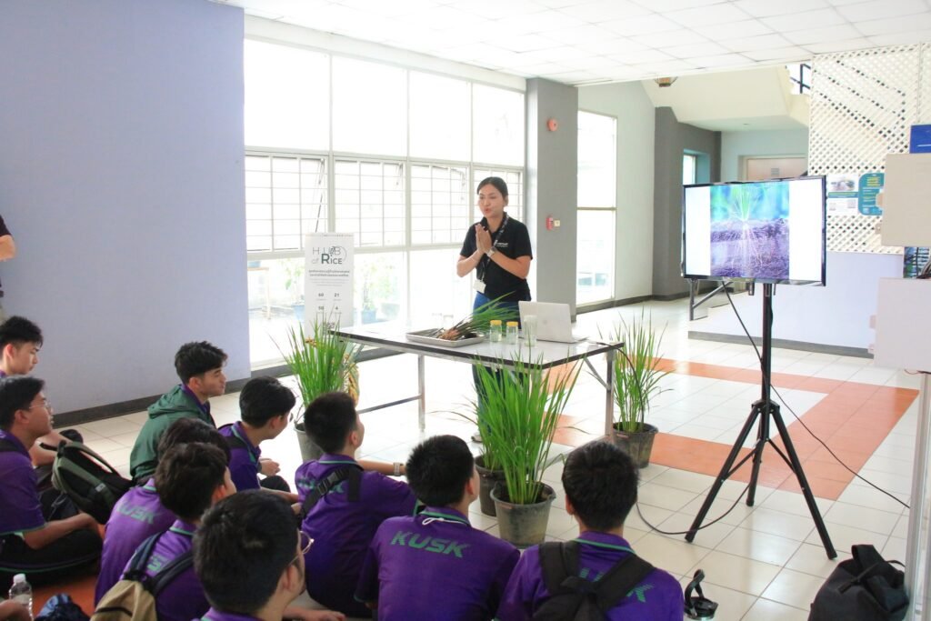 ศูนย์วิทยาศาสตร์ข้าว มก. ร่วมจัดกิจกรรมค่ายเกษตรและเทคโนโลยี เสริมสร้างการเรียนรู้ด้านวิทยาศาสตร์การเกษตร