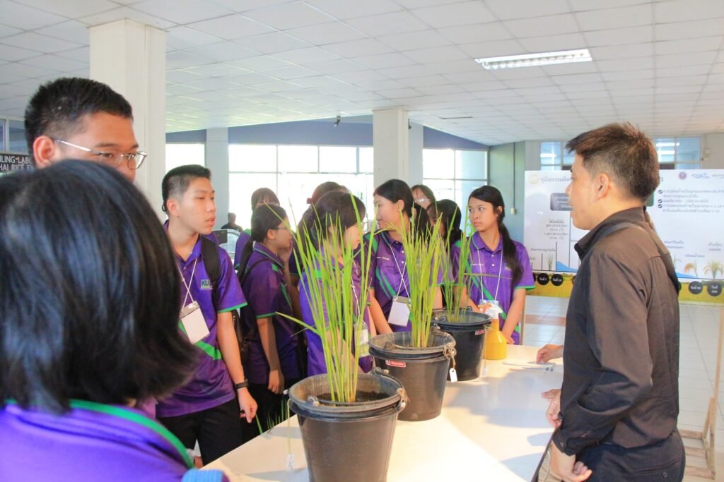ศูนย์วิทยาศาสตร์ข้าว มก. ร่วมจัดกิจกรรมค่ายเกษตรและเทคโนโลยี เสริมสร้างการเรียนรู้ด้านวิทยาศาสตร์การเกษตร