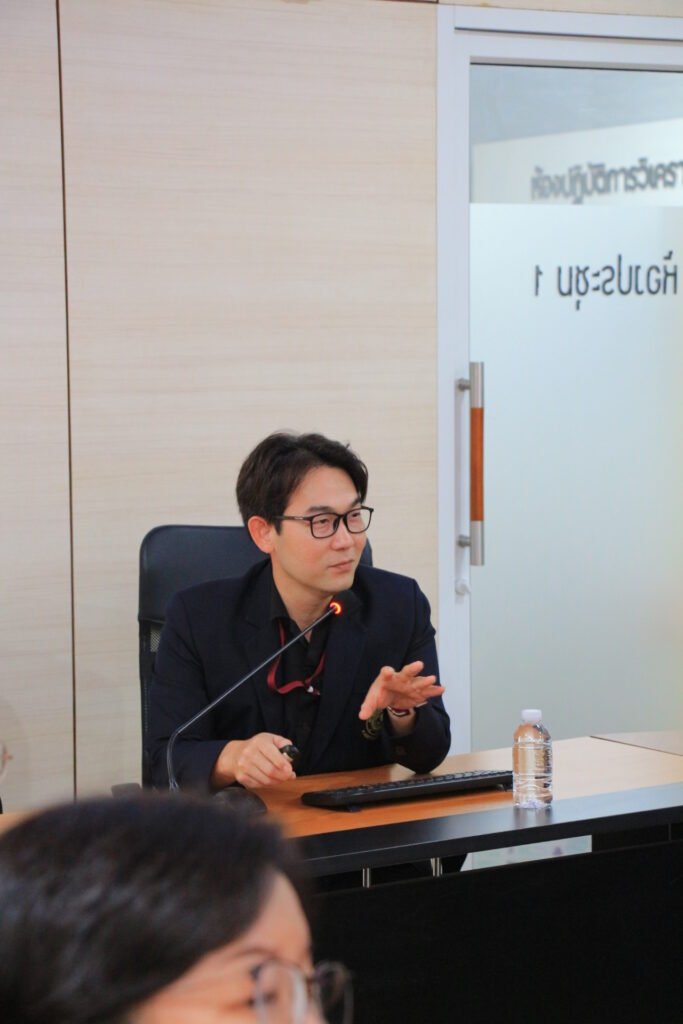 วันที่ 17 มีนาคม 2569 รองศาสตราจารย์ ดร.ศิวเรศ อารีกิจ ผู้อำนวยการศูนย์วิทยาศาสตร์ข้าว ให้การต้อนรับคณะนักวิจัยและผู้เชี่ยวชาญจาก Korea Rur…