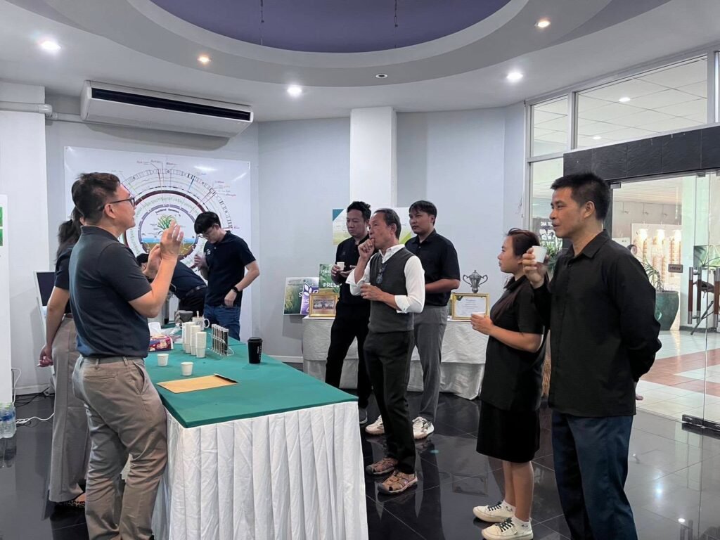 วันที่ 6 พฤษภาคม 2569 ศาสตราจารย์ ดร.อภิชาติ วรรณวิจิตร ที่ปรึกษาอาวุโส ศูนย์วิทยาศาสตร์ข้าว ให้การต้อนรับคณะผู้เข้าร่วมกิจกรรมเยี่ยมชมและส…