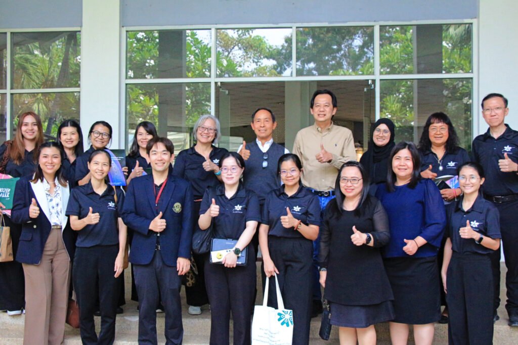 วันที่ 8 พฤษภาคม 2569 รองศาสตราจารย์ ดร.ศิวเรศ อารีกิจ ผู้อำนวยการศูนย์วิทยาศาสตร์ข้าว และศาสตราจารย์ ดร.อภิชาติ วรรณวิจิตร ที่ปรึกษาอาวุโส…