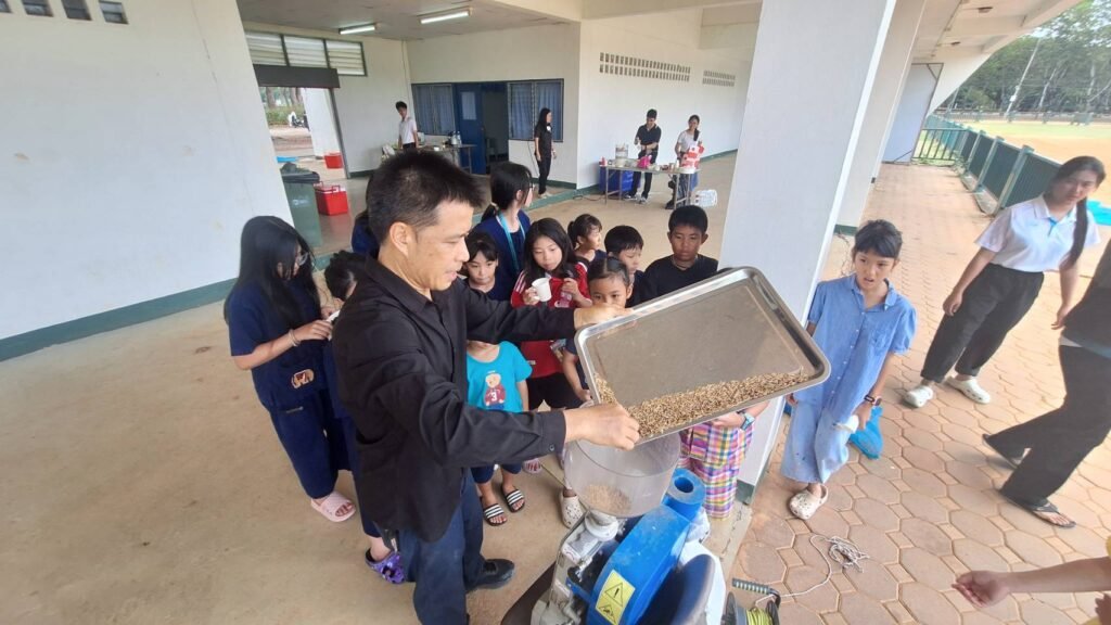 วันที่ 8 พฤษภาคม 2569 ศูนย์วิทยาศาสตร์ข้าว ให้การต้อนรับคณะเยาวชนจากกิจกรรม “KU KPS Summer Camp Tour & Sport Camp ปิดเทอมนี้ มาสนุกกับค่ายด…