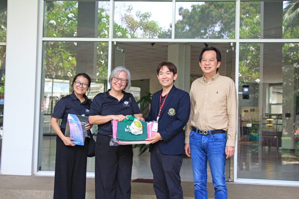 วันที่ 8 พฤษภาคม 2569 รองศาสตราจารย์ ดร.ศิวเรศ อารีกิจ ผู้อำนวยการศูนย์วิทยาศาสตร์ข้าว และศาสตราจารย์ ดร.อภิชาติ วรรณวิจิตร ที่ปรึกษาอาวุโส…