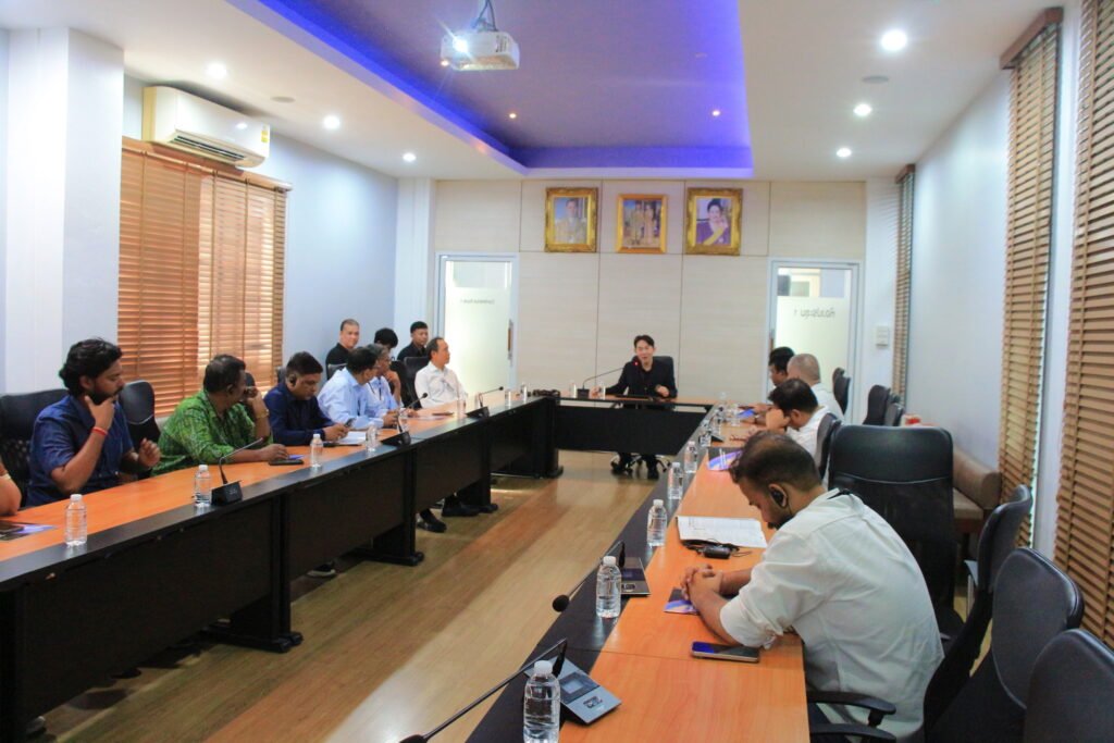 วันที่ 23 พฤษภาคม 2569 รองศาสตราจารย์ ดร.ศิวเรศ อารีกิจ ผู้อำนวยการศูนย์วิทยาศาสตร์ข้าว พร้อมด้วยคณะนักวิจัยศูนย์วิทยาศาสตร์ข้าว ให้การต้อน…
