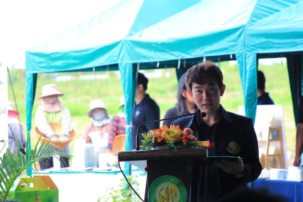 16 มิถุนายน 2569 ศูนย์วิทยาศาสตร์ข้าว มหาวิทยาลัยเกษตรศาสตร์ วิทยาเขตกำแพงแสน จัดพิธีส่งต่อเมล็ดพันธุ์แห่งอนาคต “ข้าวหอมมาลัยแมน : จากงานวิ…