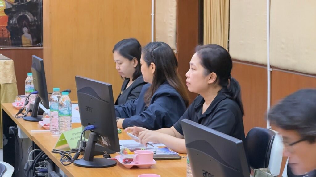 วันที่ 25 มิถุนายน 2569 รองศาสตราจารย์ ดร.ศิวเรศ อารีกิจ ผู้อำนวยการศูนย์วิทยาศาสตร์ข้าว และนายสุมน ห้อยมาลา นักวิชาการเกษตรประจำศูนย์วิทยา…