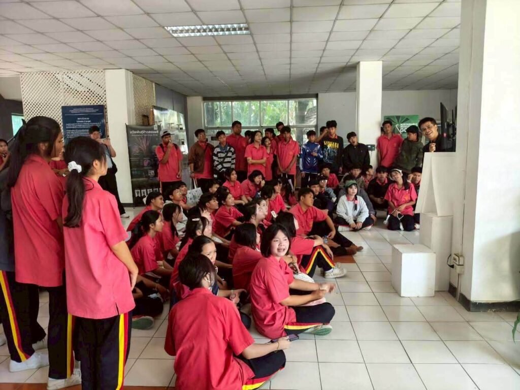 วันที่ 19 กรกฎาคม 2569 นายสุมน ห้อยมาลา นักวิชาการเกษตรประจำศูนย์วิทยาศาสตร์ข้าว มหาวิทยาลัยเกษตรศาสตร์ วิทยาเขตกำแพงแสน ให้การต้อนรับคณะคร…
