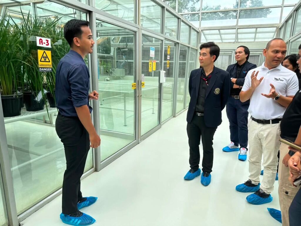 ศูนย์วิทยาศาสตร์ข้าว มก. ต้อนรับคณะผู้บริหารมหาวิทยาลัยทักษิณ ศึกษาดูงานและแลกเปลี่ยนเรียนรู้การบริหารจัดการศูนย์วิจัยสู่ระดับนานาชาติ