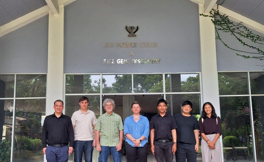 ศูนย์วิทยาศาสตร์ข้าว มก. กพส. ให้การต้อนรับคณะผู้แทนจาก FIA และ IRRI ความร่วมมือด้านการวิจัยข้าว