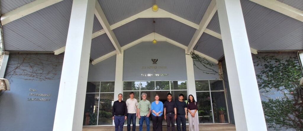 ศูนย์วิทยาศาสตร์ข้าว มก. กพส. ให้การต้อนรับคณะผู้แทนจาก FIA และ IRRI ความร่วมมือด้านการวิจัยข้าว
